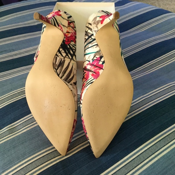 Ivanka Trump heels - Picture 3 of 4